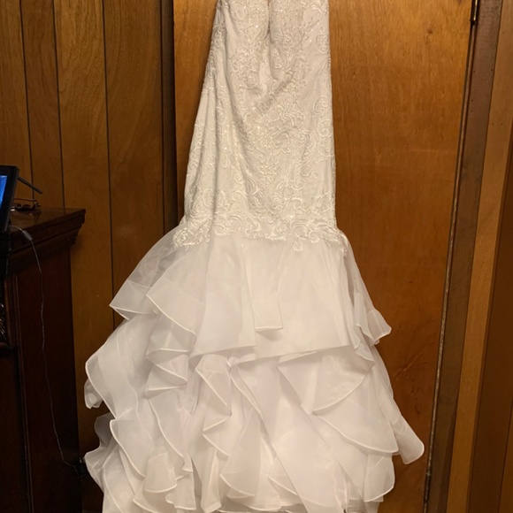 Wedding dress - Picture 7 of 8